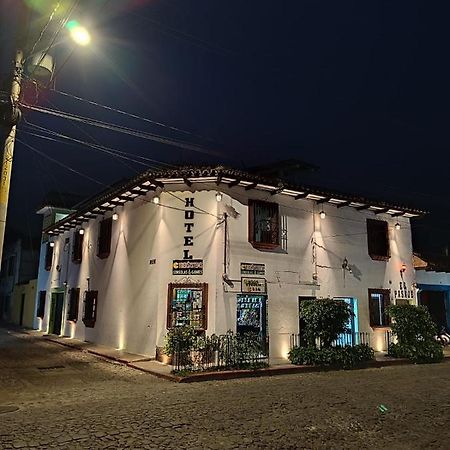 Hotel El Pasaje Антигуа-Гватемала Экстерьер фото