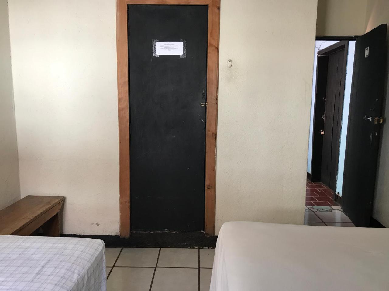 Hotel El Pasaje Антигуа-Гватемала Экстерьер фото